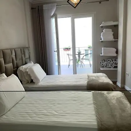 Florents 1-bd Villa, Free Parking&garden *