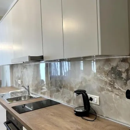 公寓 Florents 1-bd Villa, Free Parking And Garden