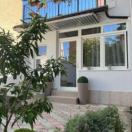 公寓 Florents 1-bd Villa, Free Parking And Garden 地拉那
