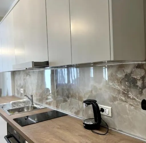 公寓 Florents 1-bd Villa, Free Parking And Garden