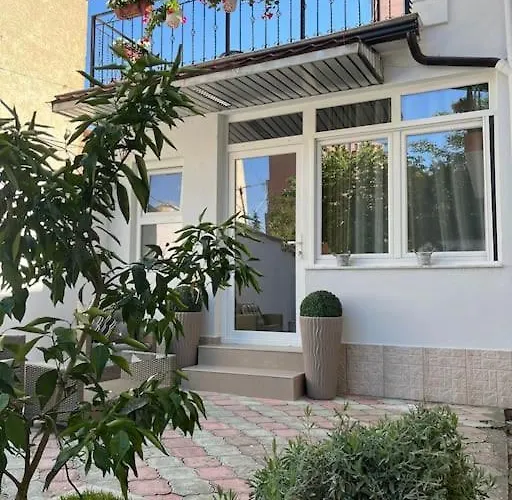 公寓 Florents 1-bd Villa, Free Parking And Garden 地拉那